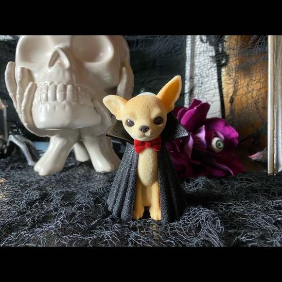 NEW~BBW~Vampire Chihuahua Plug-In - Picture 1 of 4